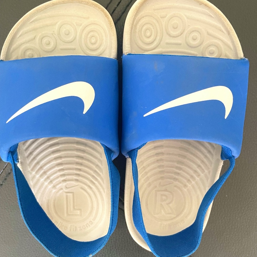 Toddler Nike Kawa slides size 9C